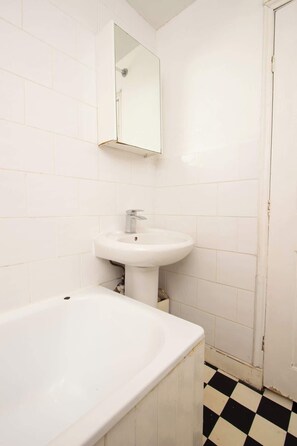 Dusche, Haartrockner, Shampoo