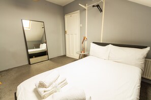 1 chambre, fer et planche à repasser, Wi-Fi gratuit, draps fournis