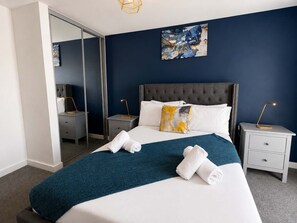 2 slaapkamers, een strijkplank/strijkijzer, gratis wifi, beddengoed