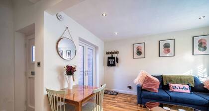 Chic Central House with Garden & Free Parking