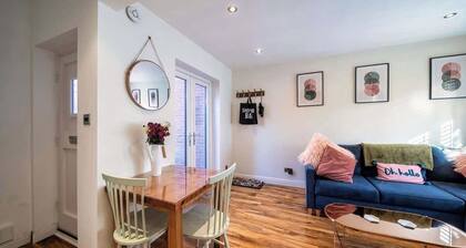 Chic Central House with Garden & Free Parking