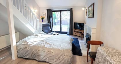 Spacious House in Sheffield Close to City Centre