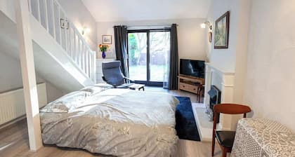 Spacious House in Sheffield - Great Location!