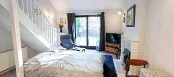 Spacious House in Sheffield Close to City Centre