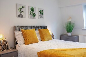 2 chambres, fer et planche à repasser, lit parapluie, Wi-Fi gratuit
