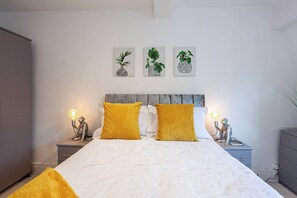 2 chambres, fer et planche à repasser, lit parapluie, Wi-Fi gratuit