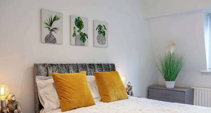 Cosy 2 Bed Apartment - Close to Leeds Centre