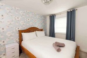 3 bedrooms, iron/ironing board, free WiFi, bed sheets