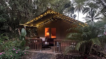 Deluxe Queen ADA | Premium bedding, down duvets, in-room safe, individually decorated