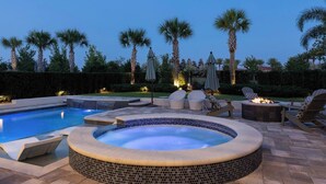A heated pool - Stunning and luxe Bears Den Luxury Villa w/ Outdoor Kitchen near Disney (Kissimmee)