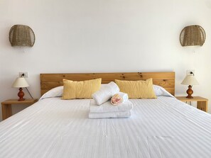 2 bedrooms, bed sheets