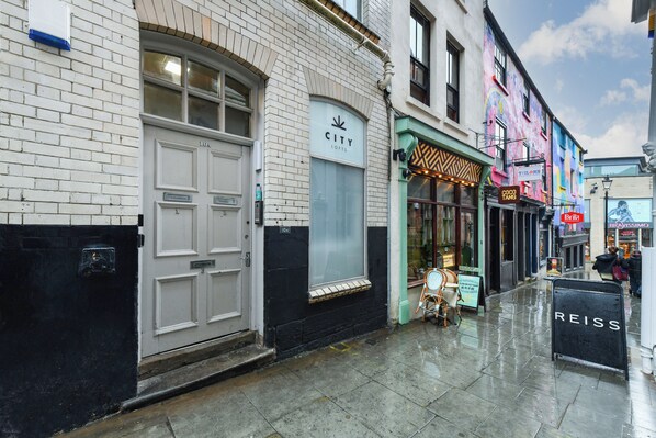 Exterior - Byard Lane (Nottingham)