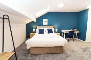 1 bedroom, iron/ironing board, free WiFi, bed sheets - Cosy Large Ensuite Room in the Heart of Oldham (Oldham)