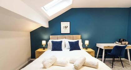 Cosy Large Ensuite Room in the Heart of Oldham