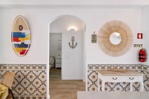 Interior - Blue wave escape (Albufeira)
