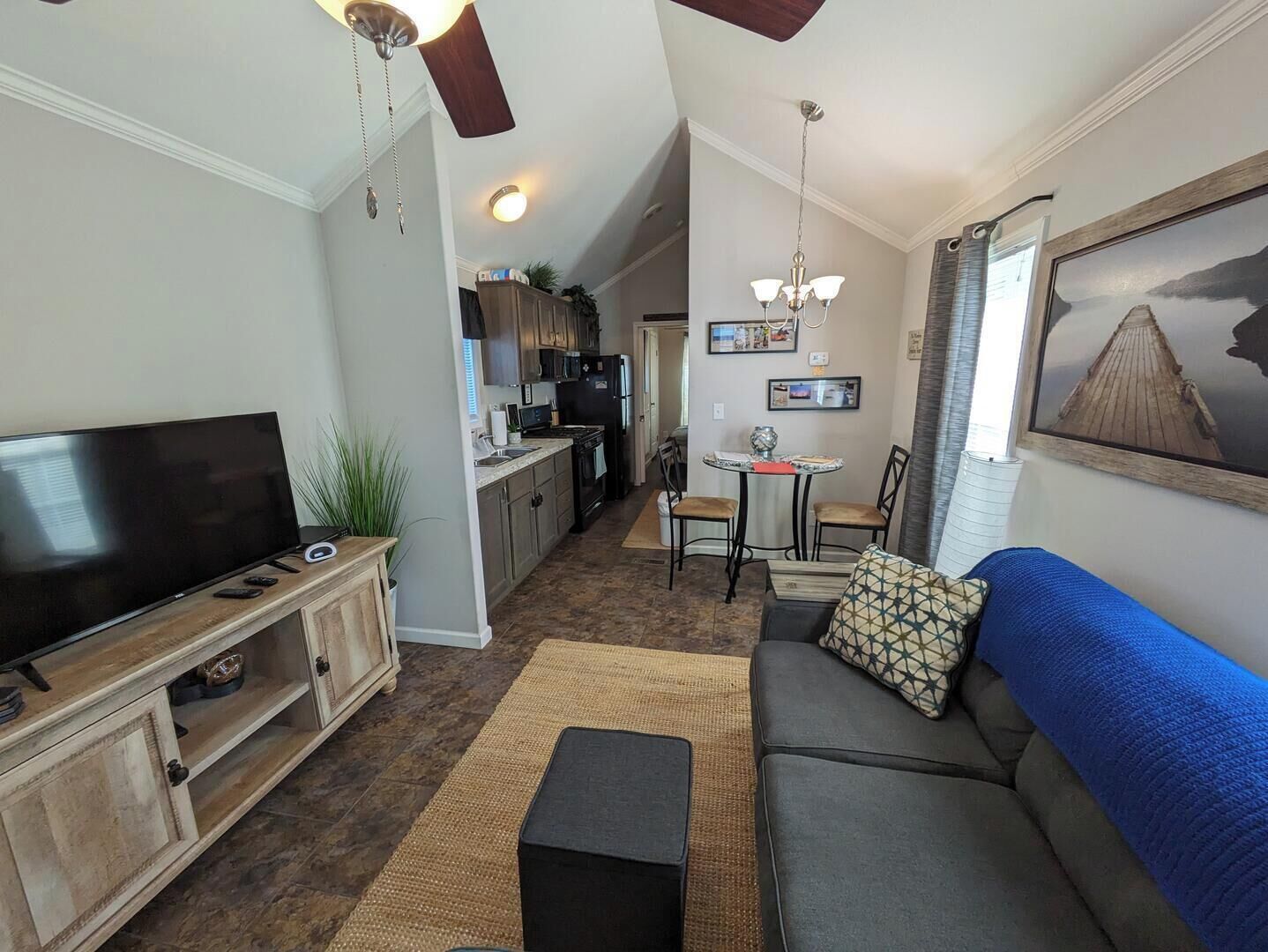 C69 Lake View Tiny Home, Sherrills Ford, NC Vacation Rental Cabin