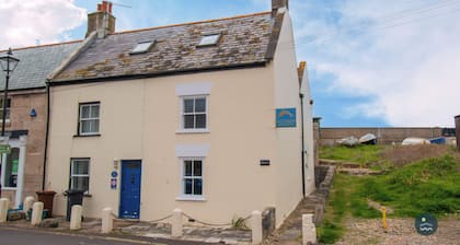 Dolphin Cottage, Chesil Beach