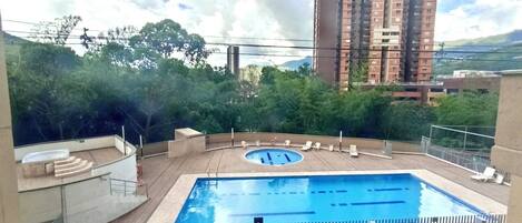 Outdoor pool, a heated pool