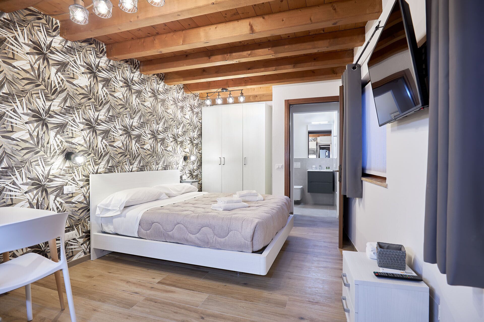 1 chambre, fer et planche à repasser, lit parapluie, Wi-Fi gratuit