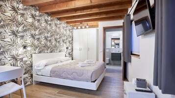 1 chambre, fer et planche à repasser, lit parapluie, Wi-Fi gratuit