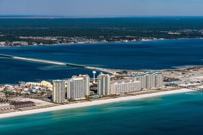 Condo, várias camas (The Pearl 404) | Praia | Na praia