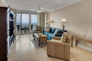 Living area - The Pearl 404 (Navarre)