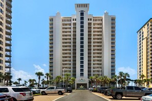 Exterior - The Pearl 404 (Navarre)