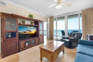 Living area - The Pearl 404 (Navarre)