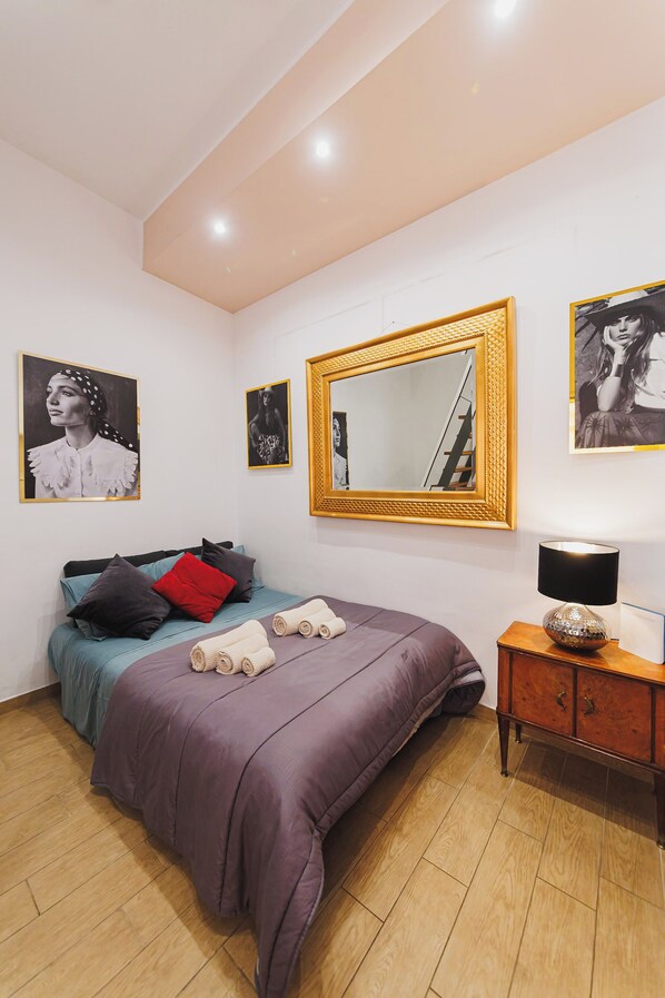 2 bedrooms, WiFi, bed sheets