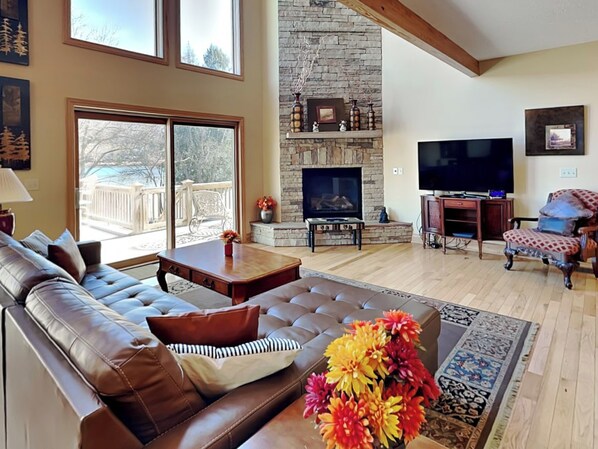 House (5 Bedrooms) | Front of property - A Shore Thing by Taylor Made Deep Creek (McHenry)