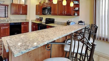 House (5 Bedrooms) | Property amenity