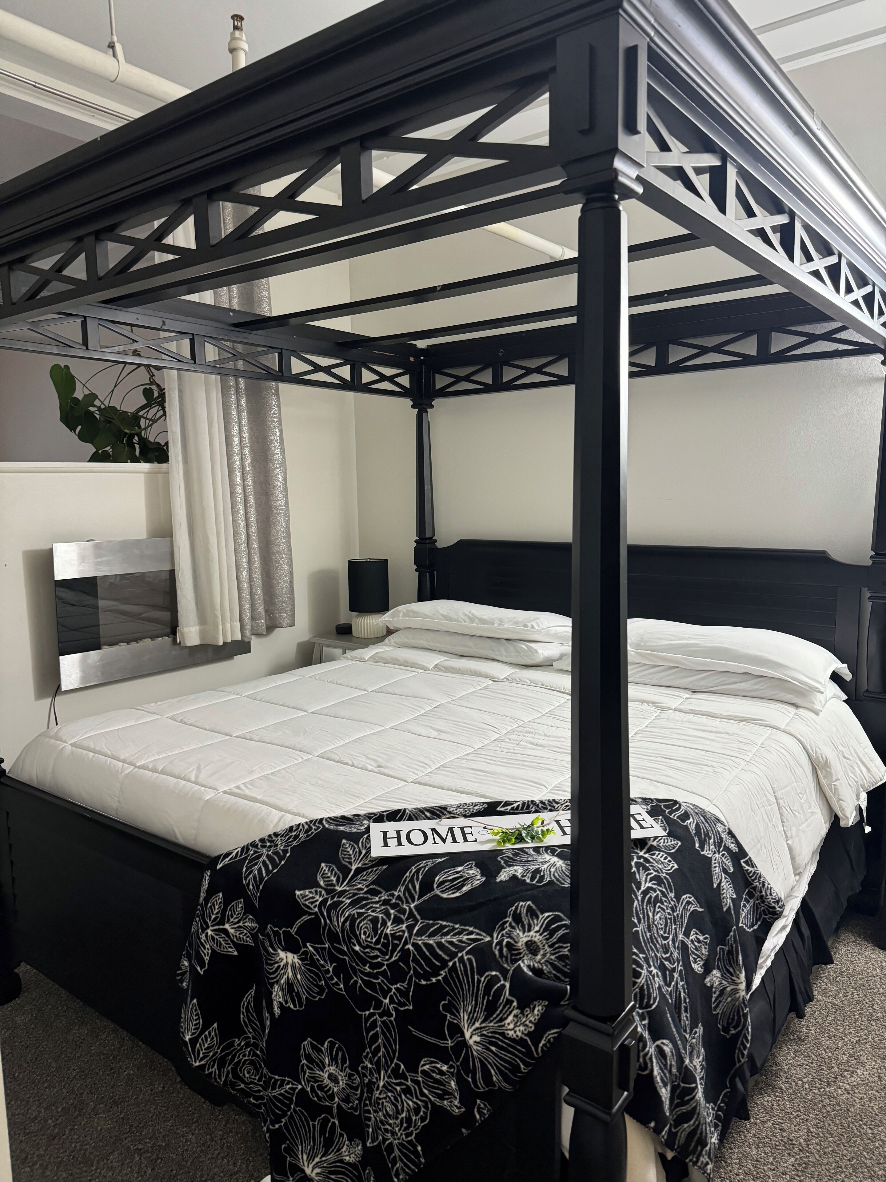 Downtown 1 Bed 1 Bath Loft  Connected to Lucas Oil Stadium and Convention Center
