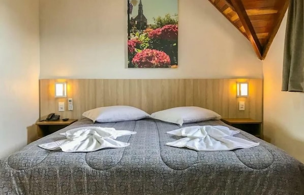 Standard Double or Twin Room | Minibar, soundproofing, free WiFi, bed sheets - Hotel Triveneto Gramado (Gramado)