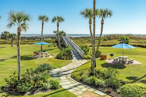 Outdoor dining - 0502 Radiant Coral Cove Retreat (Galveston)