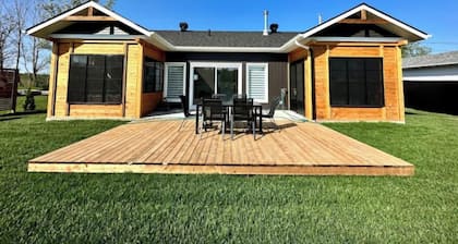 Chalet en Bordure du Canal le 236