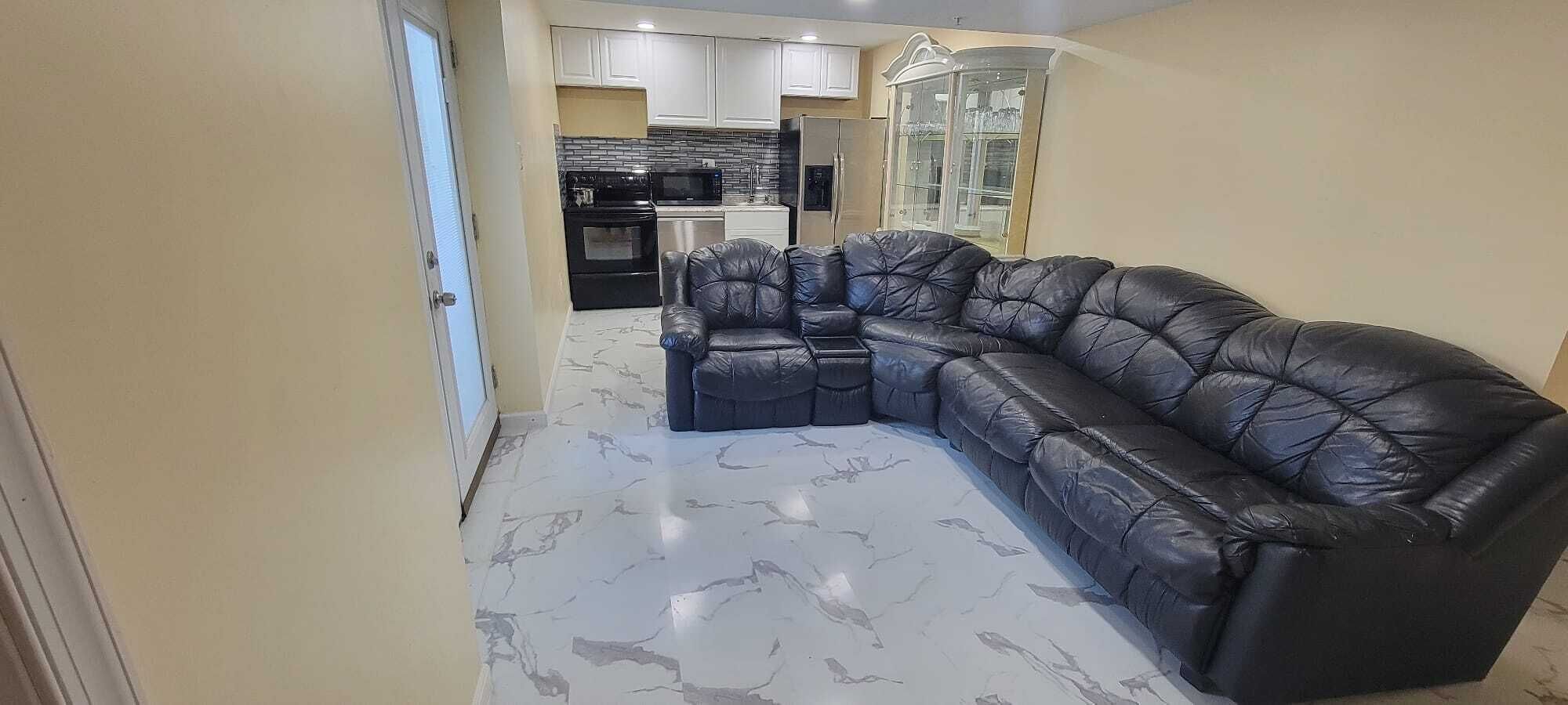 Comfortable Room in a basement in Bowie near Toyota, Baysox Stadium & More.
