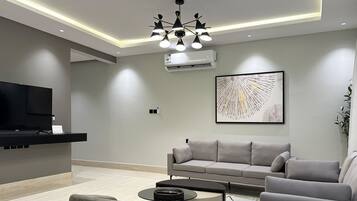 Design Apartment, 3 Bedrooms | Living area