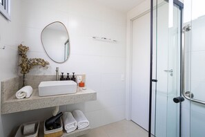 Apartment | Bathroom | Free toiletries - Composite Moema (São Paulo)