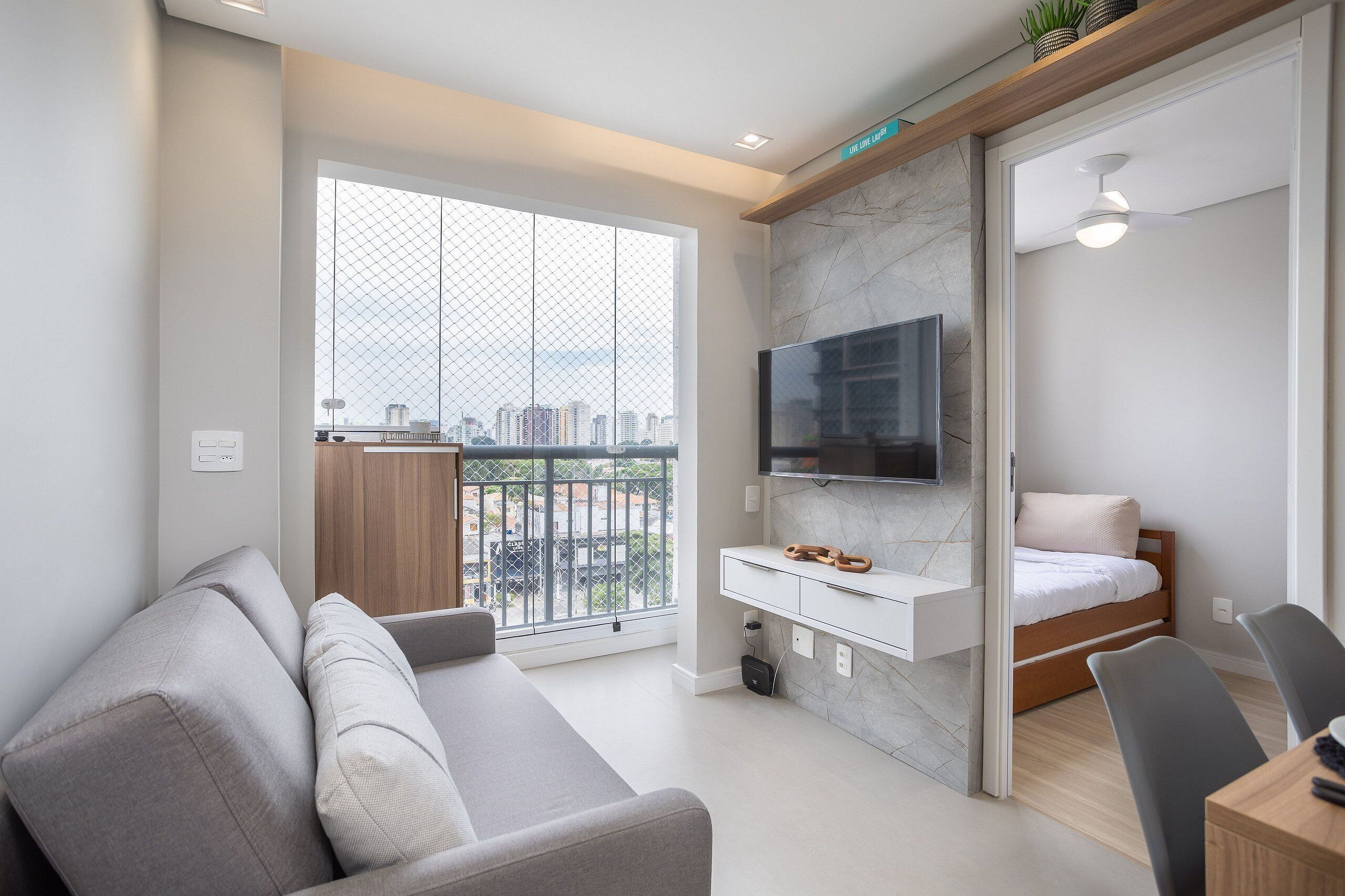 Apartamento básico | Área de estar | TV