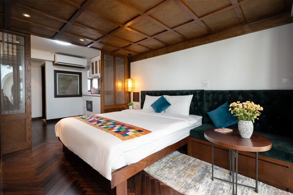 Deluxe Apartment, Balcony, City View | 1 bedroom, in-room safe, desk, laptop workspace