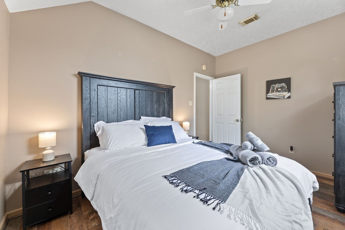 Photo 42 of Amazing Bay Escape w/ Pool - Sleeps 10, Near NASA