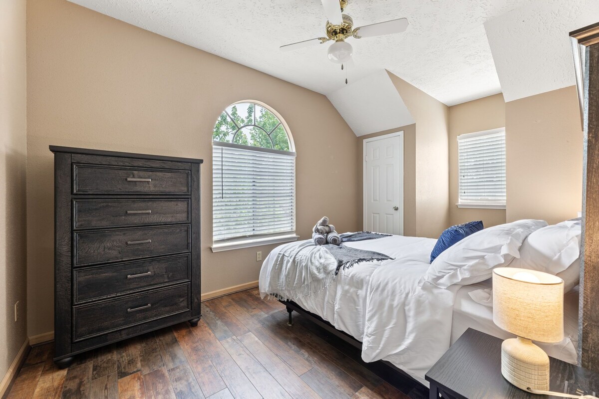 Photo 41 of Amazing Bay Escape w/ Pool - Sleeps 10, Near NASA