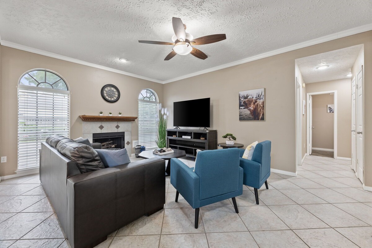 Photo 19 of Amazing Bay Escape w/ Pool - Sleeps 10, Near NASA