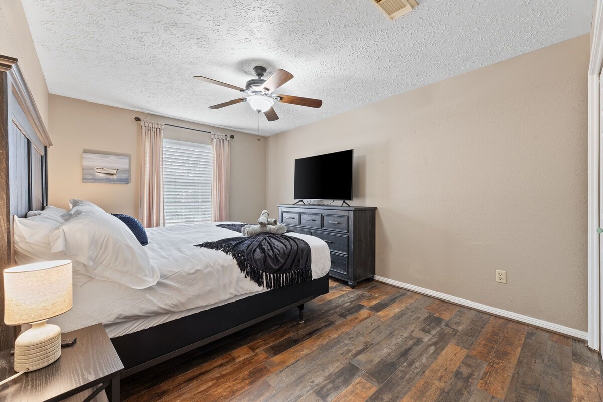 Photo 37 of Amazing Bay Escape w/ Pool - Sleeps 10, Near NASA