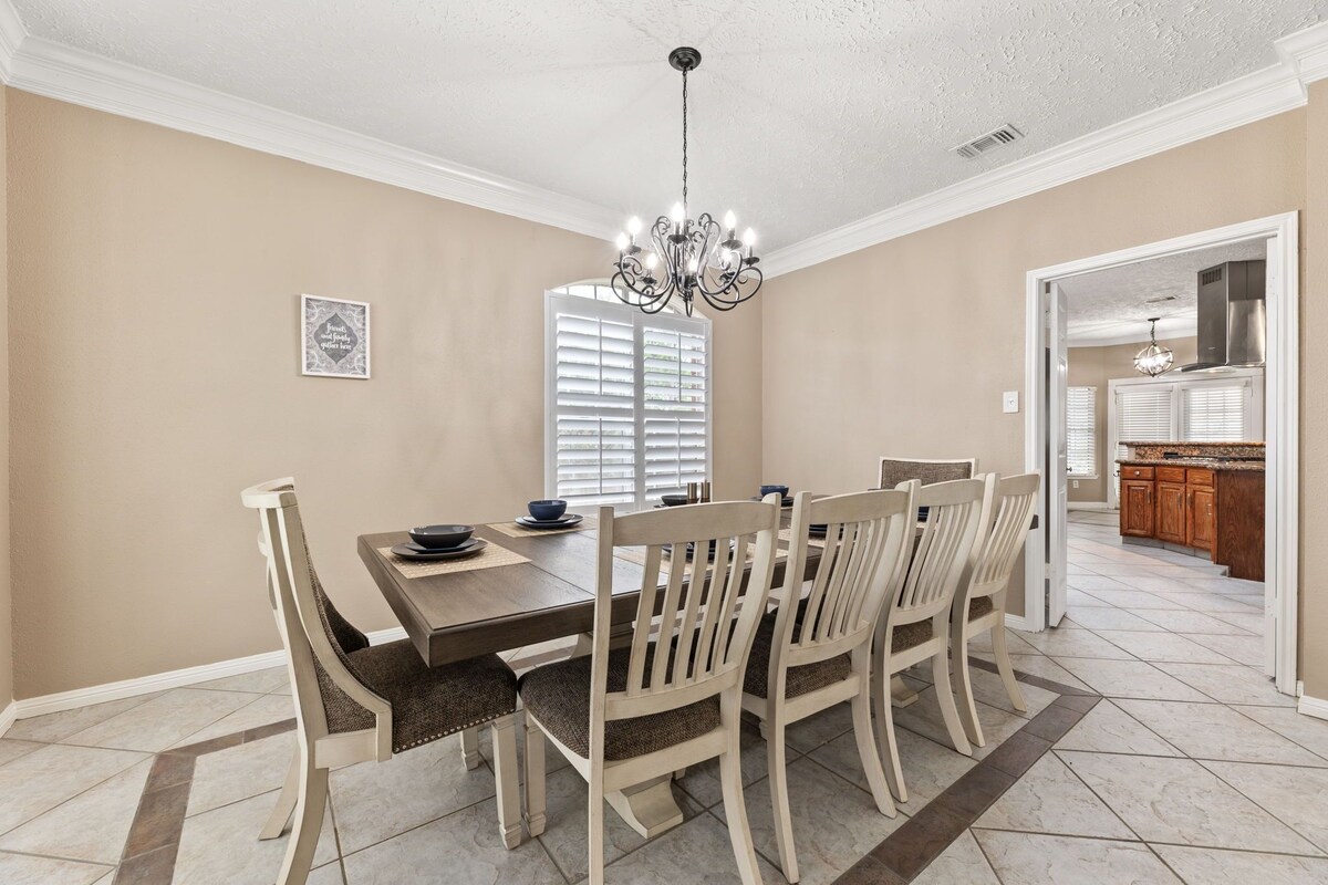 Photo 14 of Amazing Bay Escape w/ Pool - Sleeps 10, Near NASA