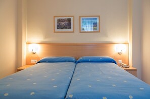 1 bedroom, bed sheets - Apartamento Los Arces Estándar (Arnuero)