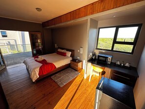 Bureau, espace de travail pour ordinateur portable