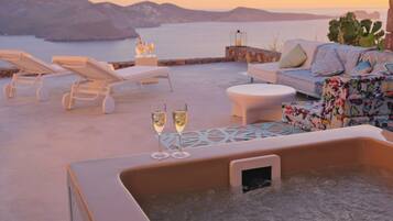 Honeymoon Duplex, 2 Bedrooms, Sea View, Executive Level | Terrace/patio