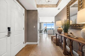 Condo, nhiều giường (Indigo East 406) | Nội thất