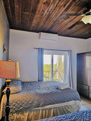 2 habitaciones, escritorio, tabla de planchar con plancha y wifi gratis